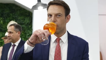 Το έριξε στο ποτό ο Κασσελάκης μετά τον αποκλεισμό του από την Κ.Ε.