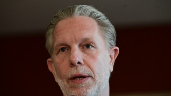 Χειρουργήθηκε στις φωνητικές χορδές ο Παύλος Γερουλάνος - Το σχόλιο που έκανε για την αφωνία του