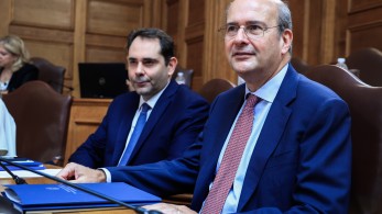 Κωστής Χατζηδάκης: Κατάργηση του τέλους επιτηδεύματος και για τα «μπλοκάκια» από το 2025