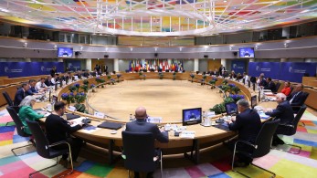 Σύνοδος Κορυφής ΕΕ: Διευκόλυνση των απελάσεων ζητούν οι «27» από την Κομισιόν