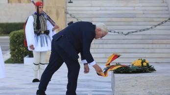 Ο Φρανκ-Βάλτερ Σταϊνμάιερ κατέθεσε στεφάνι στο Μνημείο του Αγνώστου Στρατιώτη