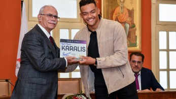 Ο Δήμος Πύργου τίμησε τον Εμμανουήλ Καραλή: του απονεμήθηκε το Χρυσό Κλειδί της πόλης