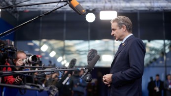 Κυριάκος Μητσοτάκης από Βουδαπέστη: Ηρθε η ώρα να «ξυπνήσουμε» από τη γεωπολιτική μας αφέλεια