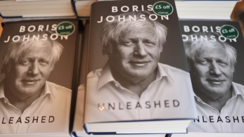 Το Brexit χτύπησε τον Μπόρις Τζόνσον - Τα απομνημονεύματά του αργούν να φτάσουν στα ευρωπαϊκά βιβλιοπωλεία Το Brexit χτύπησε τον Μπόρις Τζόνσον - Τα απομνημονεύματά του αργούν να φτάσουν στα ευρωπαϊκά βιβλιοπωλεία