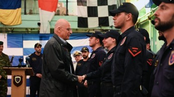 Επιχείρηση «Ασπίδες»: ο Νίκος Δένδιας επισκέφθηκε τη φρεγάτα «Σπέτσαι» στο Τζιμπουτί