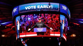 Πόσο επικίνδυνη είναι η παρουσία του Έλον Μασκ στο πλευρό του Ντόναλντ Τραμπ