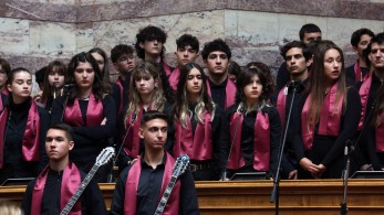 Με τον νεανικό αέρα των μαθητών η Βουλή τίμησε την Εθνική Επέτειο της 28ης Οκτωβρίου