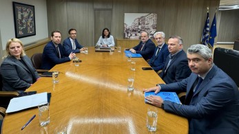 Συναντήσεις Κεραμέως με ΣΕΤΕ και ΣΒΕ: Συζητήθηκαν κατώτατος μισθός και συλλογικές διαπραγματεύσεις