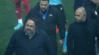 Διεθνή ΜΜΕ για αντιδικία Μαρινάκη-Καρυπίδη: σοκαριστικές καταγγελίες για «Ρουμπέτη», «δωροδοκίες» και «στημένα παιχνίδια»