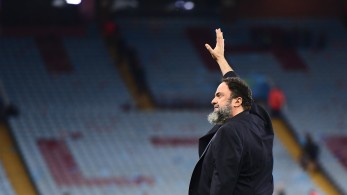 ΝΥΤ για Μαρινάκη-Καρυπίδη: βαριές καταγγελίες για «Θύρα 7», «Ρουμπέτη», «δωροδοκίες» και «στημένα παιχνίδια»