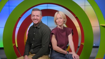 Το Γεράκι του «The Chase» σε μία ξεχωριστή μονομαχία γνώσεων στο ΟΠΑΠ Game Time - Ο Πάνος Δημάκης αποκαλύπτει πώς βγήκε το ψευδώνυμό του στο τηλεπαιχνίδι