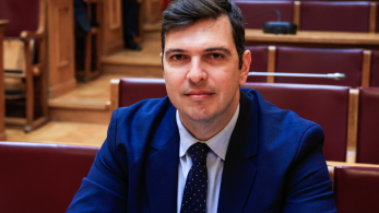 Αλέξανδρος Μαρκογιαννάκης στο «Μανιφέστο» για τα 50 χρόνια ΝΔ: Παράταξη παρούσα σε κάθε κρίσιμη μάχη