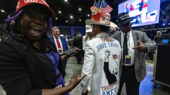 Εκλογές ΗΠΑ: σε άνοδο δολάριο και Bitcoin, σε πτώση το πετρέλαιο