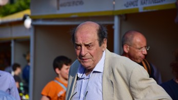 Μανούσος Μανουσάκης: «έφυγε» στα 74 χρόνια του ο επιτυχημένος σκηνοθέτης