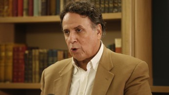 Ο Χάρης Ρώμας αποδομεί τον Στέφανο Κασσελάκη: Είμαι ηθοποιός και ξέρω πολύ καλά πότε κάποιος παίζει θέατρο - Δεν με πείθει Ο Χάρης Ρώμας αποδομεί τον Στέφανο Κασσελάκη: Είμαι ηθοποιός και ξέρω πολύ καλά πότε κάποιος παίζει θέατρο - Δεν με πείθει
