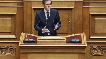 Ελλείψει επιχειρημάτων για την Υγεία, ο Μάντζος λαϊκίζει και επικαλείται το παρελθόν του ΠΑΣΟΚ