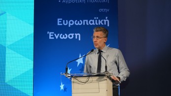 Άκης Σκέρτσος σε ΠΑΣΟΚ για τον ΦΠΑ: Θα έχουμε αυτόματη απώλεια εσόδων 3 δισ. ευρώ