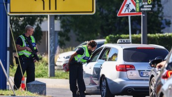 Η Ολλανδία «καταργεί» τη Σένγκεν και οι σοσιαλιστές μπλοκάρουν την ψήφιση της Ευρωπαϊκής Επιτροπής Η Ολλανδία «καταργεί» τη Σένγκεν και οι σοσιαλιστές μπλοκάρουν την ψήφιση της Ευρωπαϊκής Επιτροπής