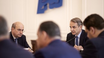 Υπουργικό Συμβούλιο: Θετικός προϋπολογισμός με 12 μειώσεις φόρων και 12 αυξήσεις αποδοχών