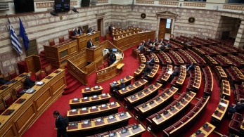 Βουλή: αποφάσισε την άρση ασυλίας μειονοτικών βουλευτών στέλνοντας μήνυμα στην Τουρκία για τη Θράκη