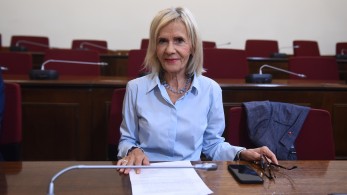 Δεν ανεξαρτητοποιείται η Γιώτα Πούλου: Δεν ρίχνω από αξιωματική αντιπολίτευση τον ΣΥΡΙΖΑ