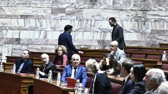 Λούφαξαν οι «τζάμπα πατριώτες»