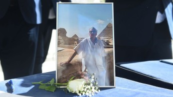 Τελευταίο αντίο στον Δημήτρη Σούρα - Πλήθος κόσμου στην κηδεία του γνωστού ψυχιάτρου