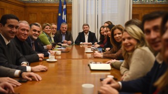 Μετά τον ΦΠΑ, η «πρόταση» για τις τράπεζες: το ΠΑΣΟΚ βολοδέρνει χωρίς πυξίδα Μετά τον ΦΠΑ, η «πρόταση» για τις τράπεζες: το ΠΑΣΟΚ βολοδέρνει χωρίς πυξίδα