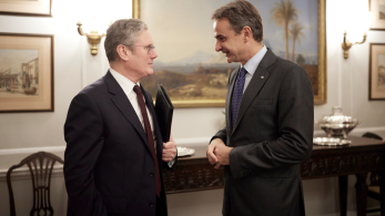 Στη Ντάουνινγκ Στριτ ο Κυριάκος Μητσοτάκης - Συνάντηση με τον Κιρ Στάρμερ