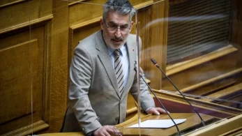 Ξανθόπουλος (ΣΥΡΙΖΑ) κατά Αποστολάκη: Έχουμε υπογράψει ότι όποιος αποχωρεί, παραδίδει την έδρα του