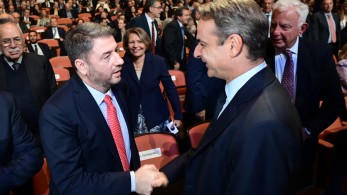 Στις 4 Δεκεμβρίου η συνάντηση Κυριάκου Μητσοτάκη-Νίκου Ανδρουλάκη στη Βουλή