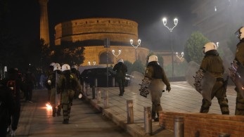 Πολυτεχνείο: έκαψαν σημαίες των ΗΠΑ, του Ισραήλ και του ΝΑΤΟ στην πορεία της Θεσσαλονίκης - «Βροχή» μολότοφ στη  συμπρωτεύουσα