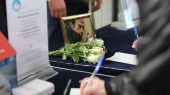 Μανούσος Μανουσάκης: συγκίνηση και πλήθος καλλιτεχνών στην κηδεία του