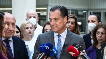 Το στοίχημα του Άδωνι Γεωργιάδη για μικρότερη αναμονή στα επείγοντα μετά το Πάσχα