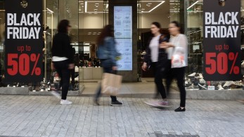 Black Friday: συνεχίζονται έως τη Δευτέρα οι προσφορές - Ανοιχτά καταστήματα την Κυριακή