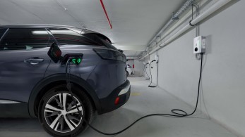 Τοποθέτηση 90 φορτιστών ΔΕΗ blue στις εγκαταστάσεις της L'Oréal σε Αθήνα και Θεσσαλονίκη