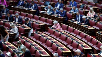 ΣΥΡΙΖΑ: τι θα γίνει με τις έδρες του κόμματος μετά τις αποχωρήσεις ΣΥΡΙΖΑ: τι θα γίνει με τις έδρες του κόμματος μετά τις αποχωρήσεις