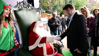 Περιφέρεια Αττικής: Την Κυριακή η φωταγώγηση του Χριστουγεννιάτικου χωριού στο Πεδίον του Άρεως