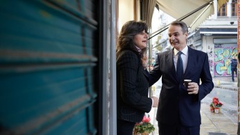 Ο Κυριάκος Μητσοτάκης στη γειτονιά του μετρό