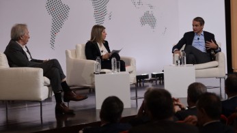 Εκλογές στις ΗΠΑ, ΕΕ, Μεσανατολικό και μεταναστευτικό στο επίκεντρο συζήτησης Μητσοτάκη-Μπρυκνέρ