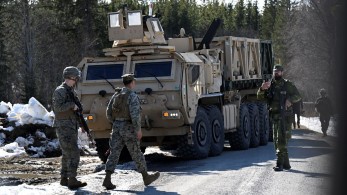 Ουκρανία: η Γερμανία στέλνει τεθωρακισμένα, αυτοκινούμενα πυροβόλα και drones