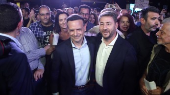 «Πράσινος ΣΥΡΙΖΑ»: ναι από ΠΑΣΟΚ για χαράτσι Δούκα στα δημοτικά τέλη