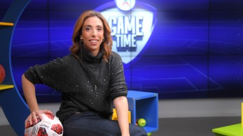 Η Έλενα Χαραλαμπούδη μαθαίνει μπάλα στο ΟΠΑΠ Game Time