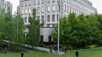 Ουκρανία: επικρίνει τις χώρες της Δύσης που κλείνουν τις πρεσβείες τους