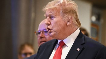 Ντόναλντ Τραμπ: προανήγγειλε νέο γύρο δασμών από τις 2 Απριλίου – Ποια προϊόντα αφορά