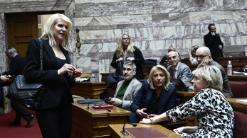 Θεοδώρα Τζάκρη: Να παραιτηθεί η Ακρίτα