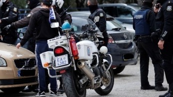 Φορτηγό παρέσυρε και σκότωσε πεζό στη λεωφόρο Μαραθώνος