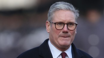 Στάρμερ: καλεί την Ευρώπη να συντρίψει την πολεμική μηχανή του Πούτιν