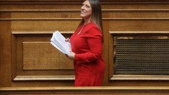 Προτρέχει η Ζωή Κωνσταντοπούλου... αμφισβητώντας τις εξαγγελίες του πρωθυπουργού