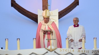 Πάπας Φραγκίσκος: αποκάλυψε δύο απόπειρες δολοφονίας του, κατά την επίσκεψή του στο Ιράκ το 2021 Πάπας Φραγκίσκος: αποκάλυψε δύο απόπειρες δολοφονίας του, κατά την επίσκεψή του στο Ιράκ το 2021